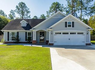 901 Sugarberry Dr, Hahira, GA 31632