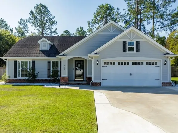 901 Sugarberry Dr, Hahira, GA 31632