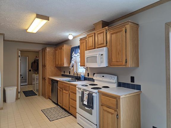 4th image of 3270 Galbraith Line Rd