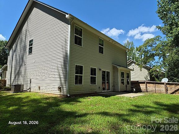 3rd image of 2173 Country Club Dr