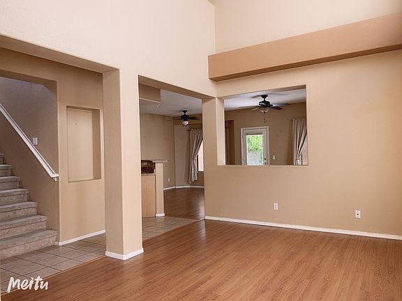 3rd image of 924 S Tucana Ln