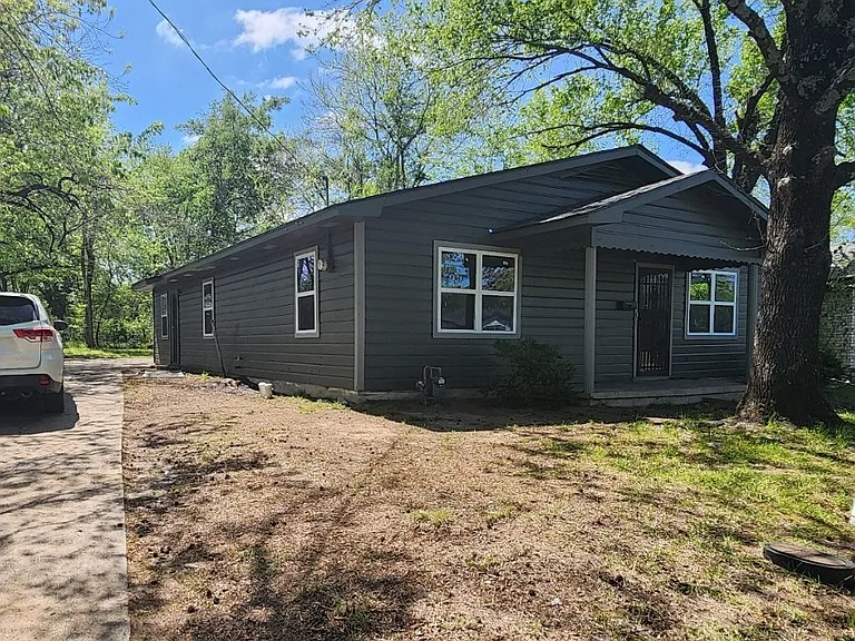 306 Calvert St — Photo 2