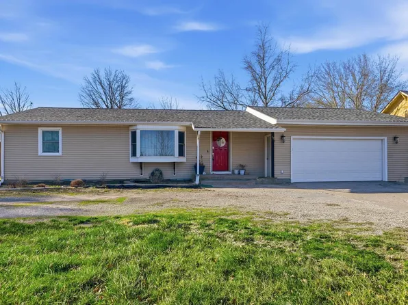 17 Main St, Osage City, KS 66523