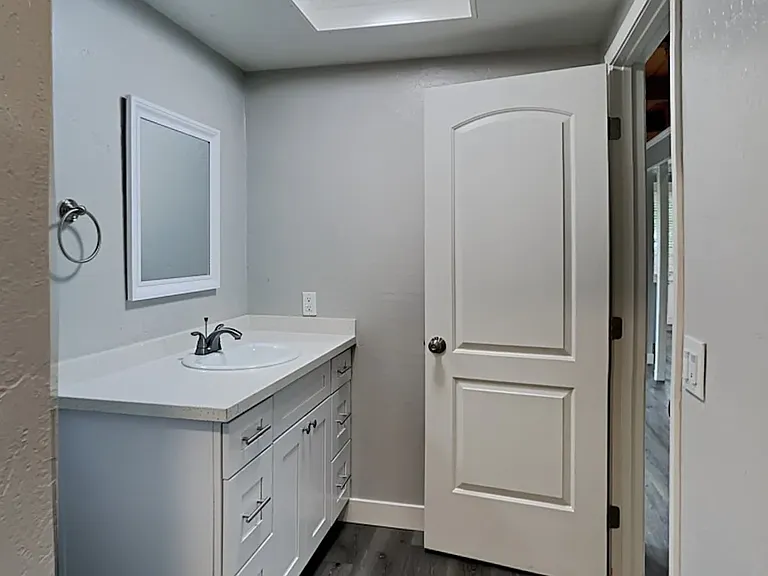 2818 Alhambra Dr — Photo 7