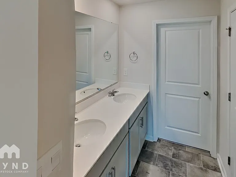2140 Redstone Dr — Photo 7