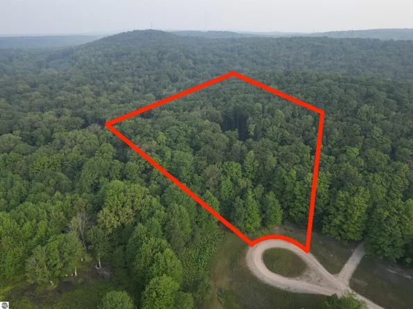 0 S Bridle Trail Dr, Empire, MI 49630