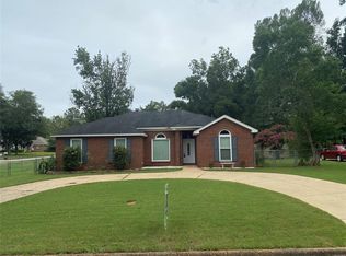 284 Dogwood Dr, Millbrook, AL 36054