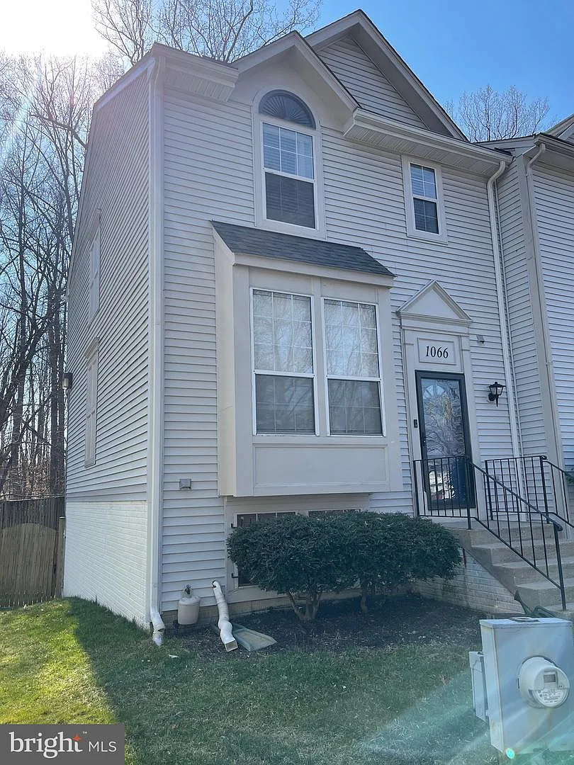 1066 Karen Blvd photo 1