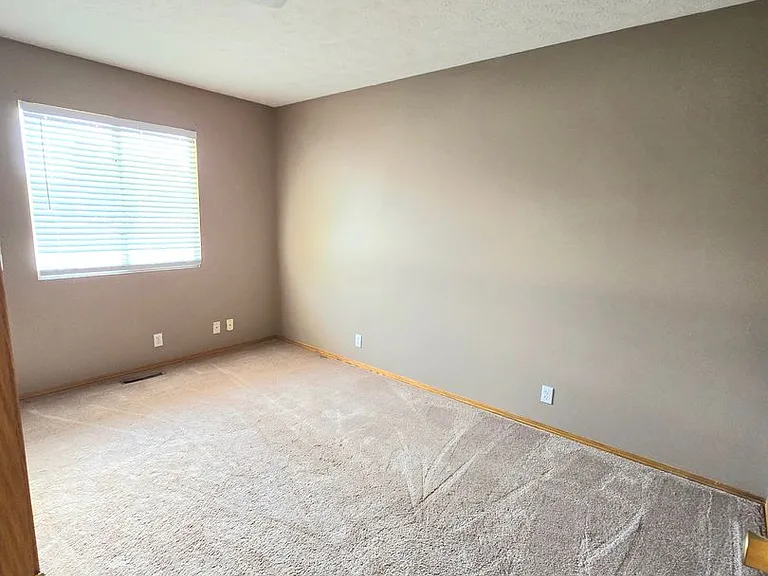 411 S Madison St — Photo 18