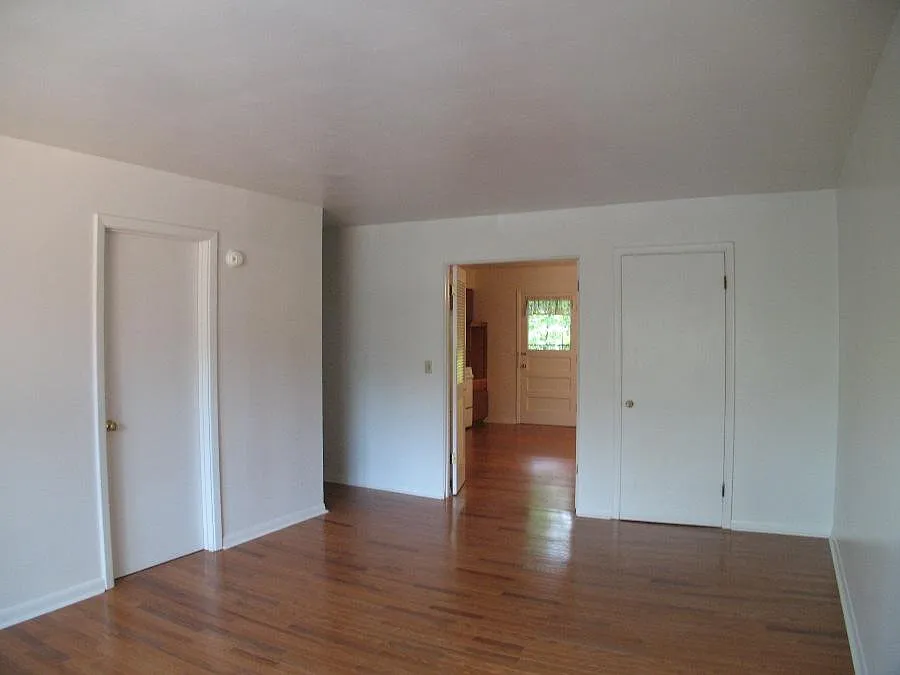 2 bed, 1200 sqft, $1,250 — Photo 2