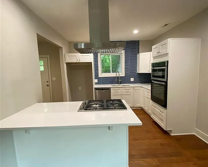 2401 N Roxboro St — Photo 4