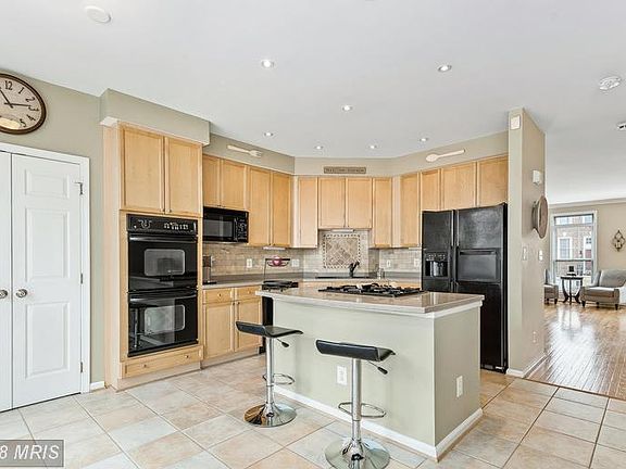 Gas cooktop and double ovens