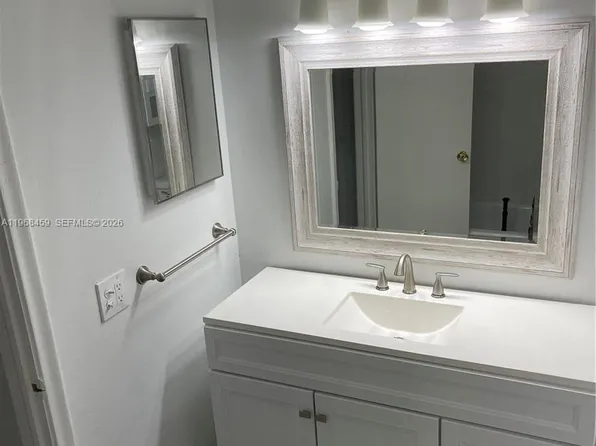 2251 NW 48th Ter APT 215, Fort Lauderdale, FL 33313