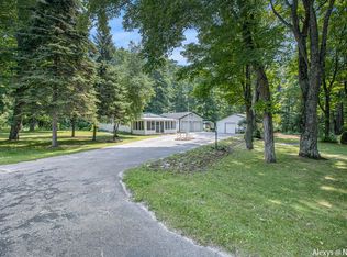 8500 E Horn Rd, Lake Leelanau, MI 49653