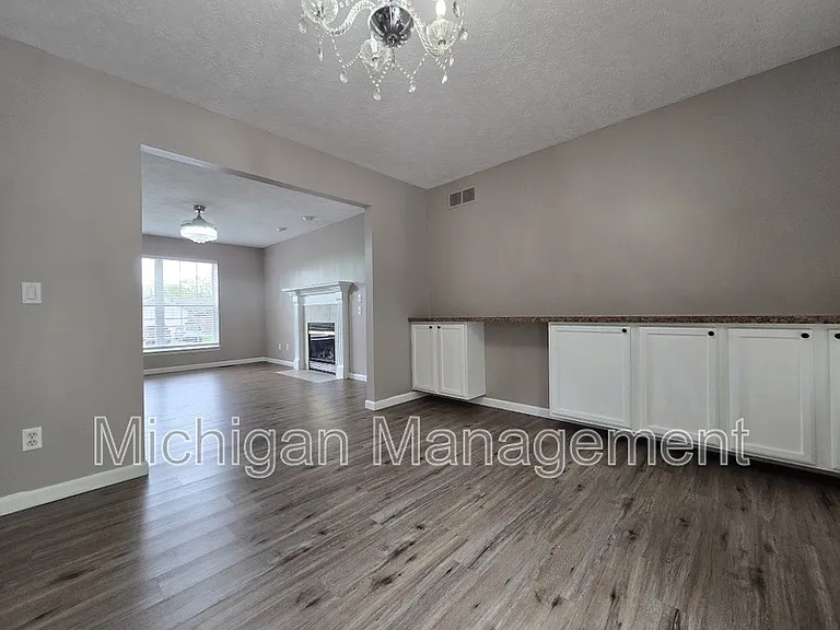 684 Glenlivet St — Photo 17