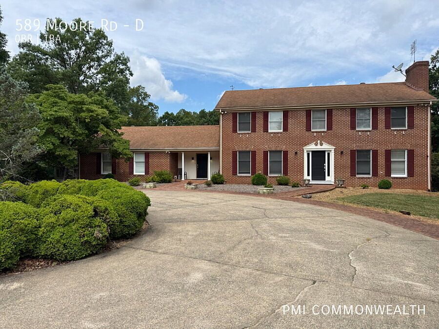 1st image of 589 Moore Rd #D