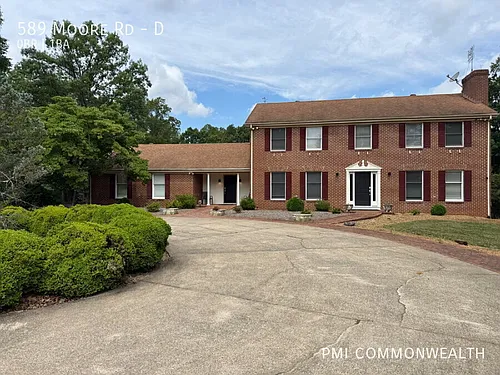 589 Moore Rd #D Photo 1
