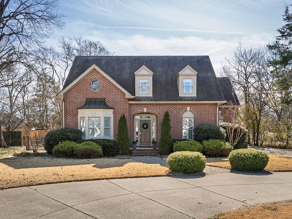 1st image of 508 W Spring St