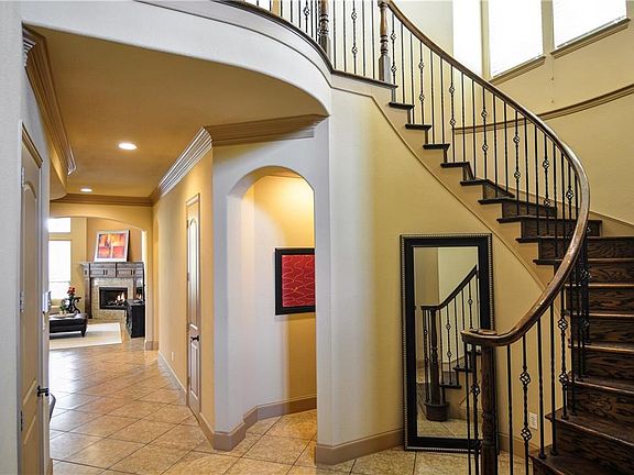 3rd image of 2104 S Hill Dr