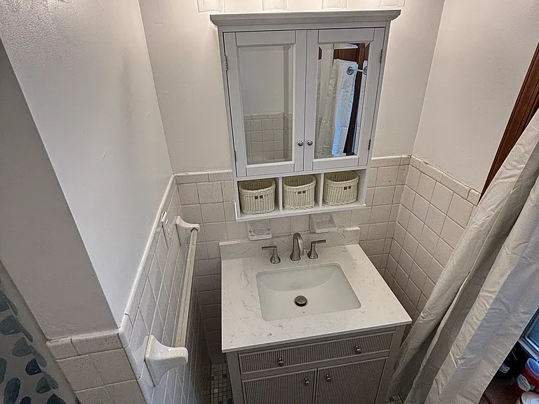 743 Center St #2 — Photo 4