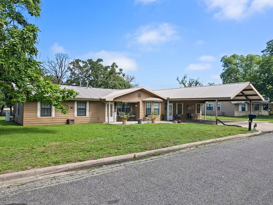 214 Circle Dr, Bogata, TX 75417 | Zillow