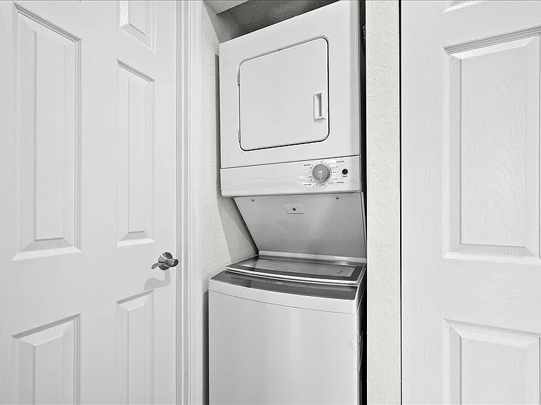 190 Lake Evelyn Dr #190 — Photo 9