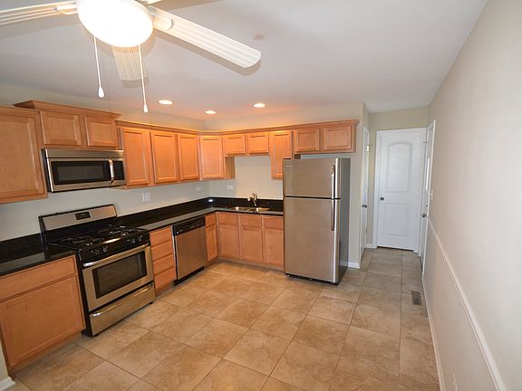 3rd image of 1404 Brentwood Dr