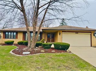 3181 Grandview Pl, Darien, IL