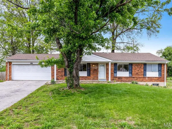 119 Bellechasse Dr, Chesterfield, MO 63017