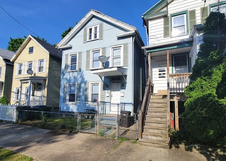 495 East St #1 — Photo 4