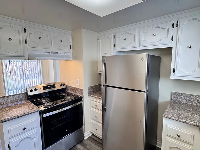3781 Green Ave #2 — Photo 1