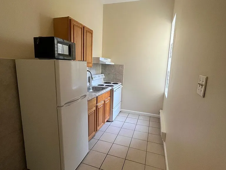 4061 Powelton Ave #1F — Photo 2