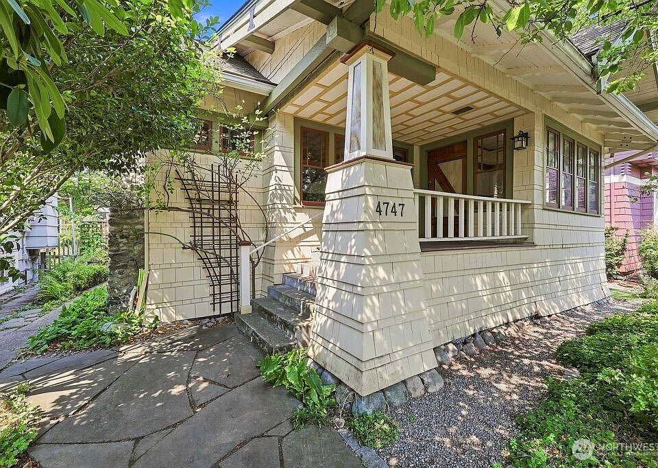1st image of 4747 4th Avenue NE