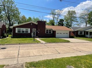 5 Edgewood Park Dr, Parkersburg, WV 26104