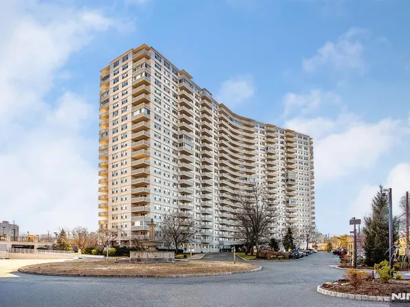 (undisclosed Address), Fort Lee, NJ 07024