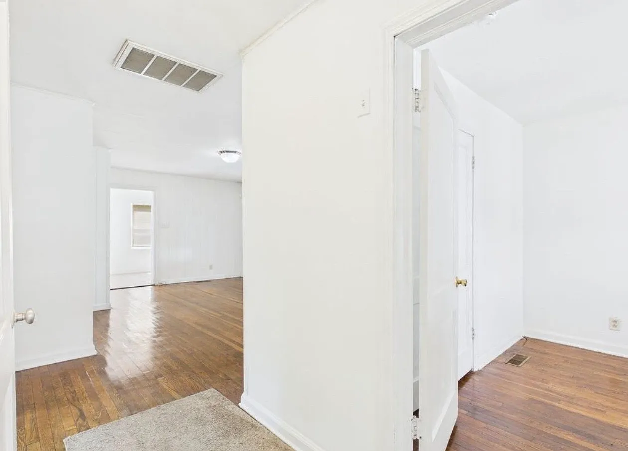 3 bed, 1136 sqft, $1,595 — Photo 3