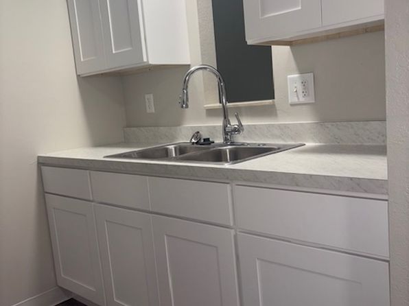1bd 1ba 700sqft — Brockton Woods