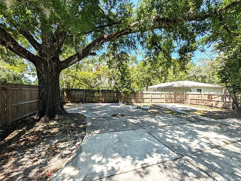 1608 E New Orleans Ave — Photo 14