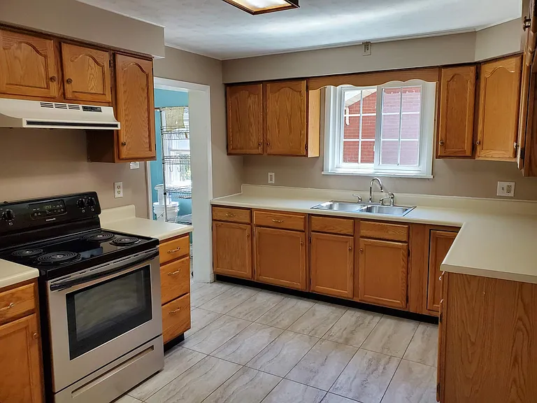212 Peyton Rd — Photo 11
