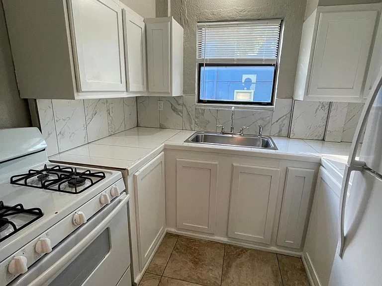 1410 Ashwood Rd — Photo 6