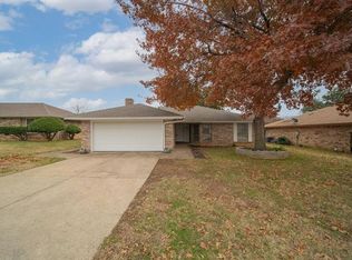 227 Ginger Ln, Euless, TX 76039
