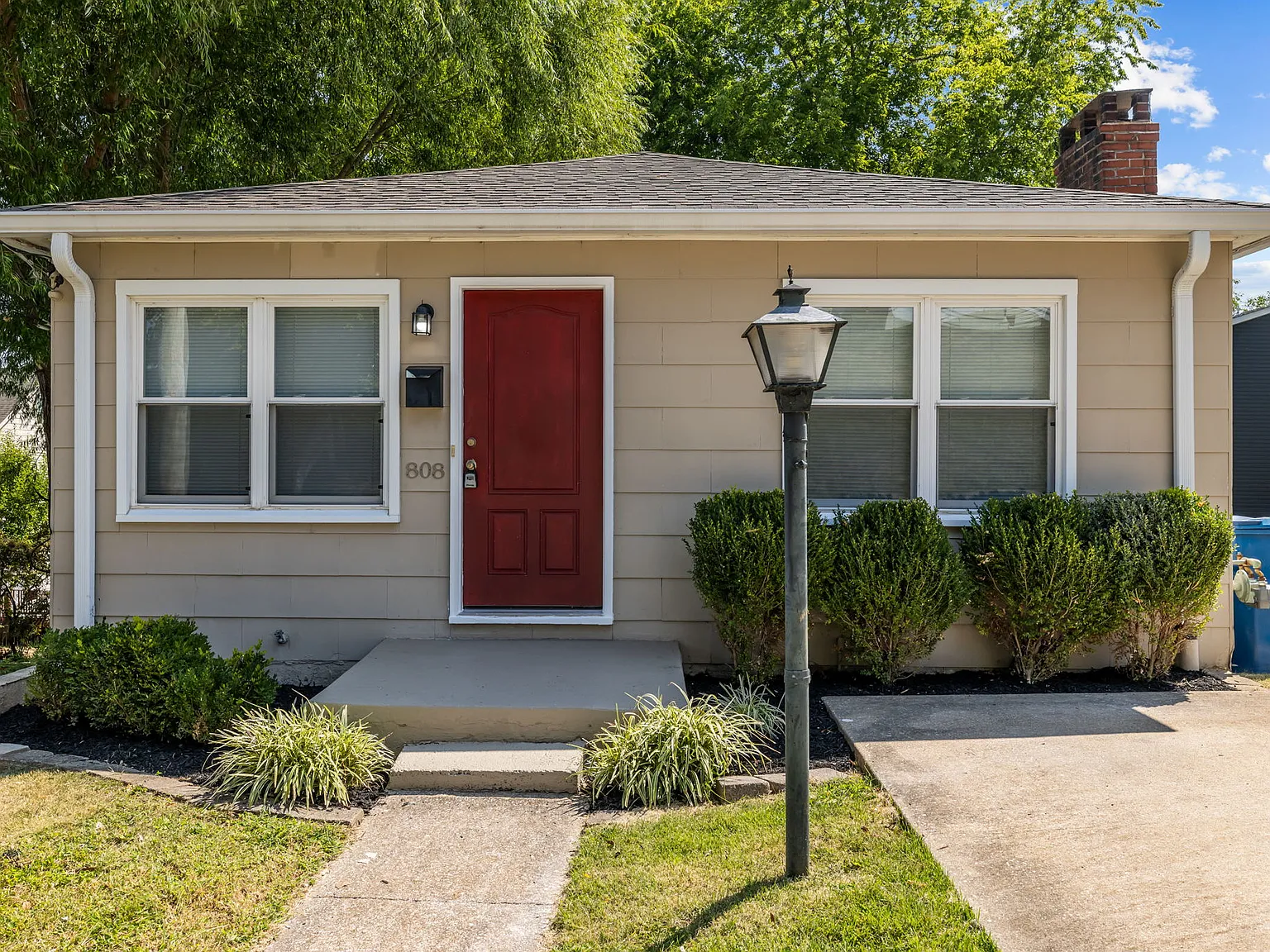 2 bed, 1.5 bath, 920 sqft, $1,650 — Photo 2