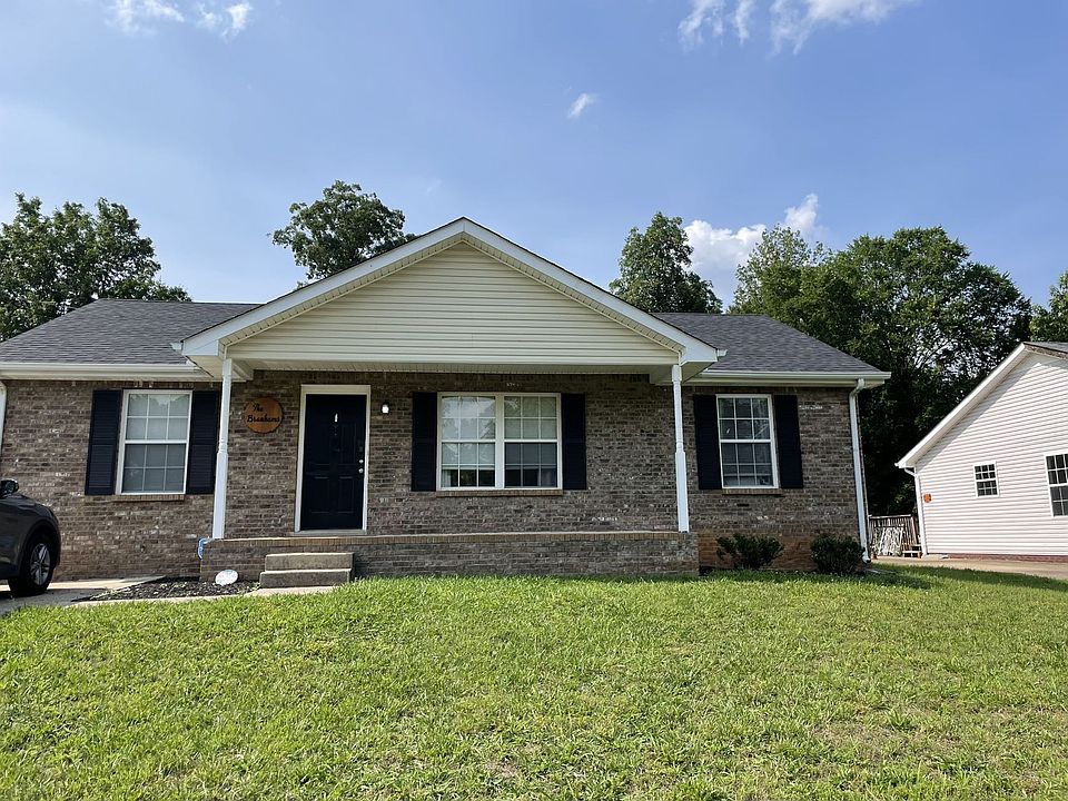 1st image of 611 Woodhaven Dr