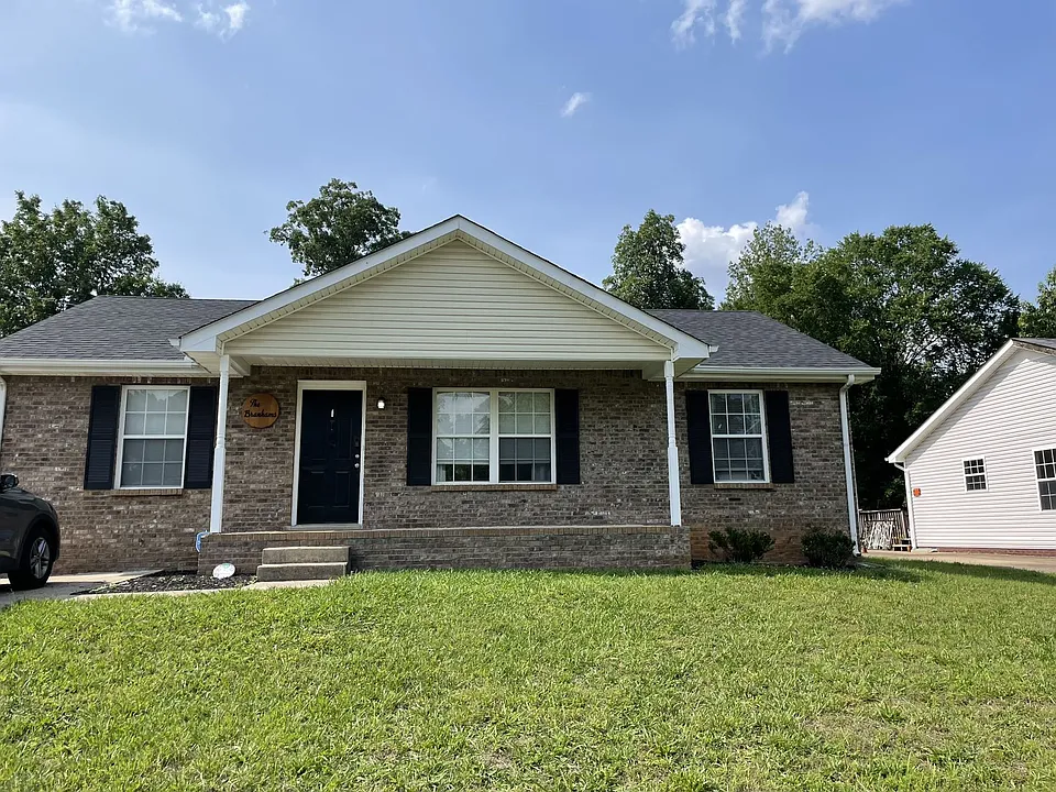 611 Woodhaven Dr