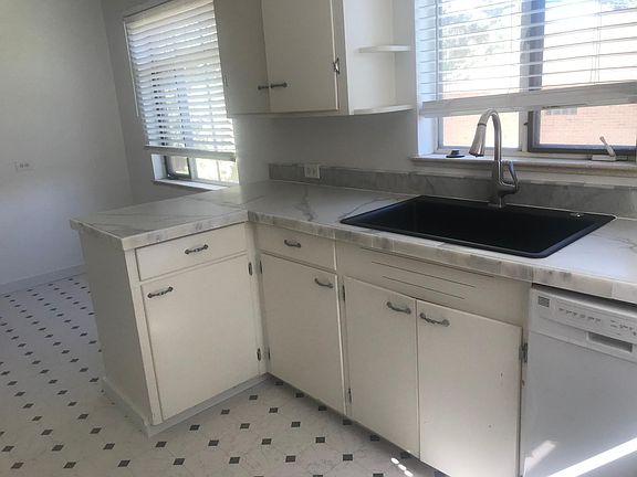 Updated kitchen with dishwasher