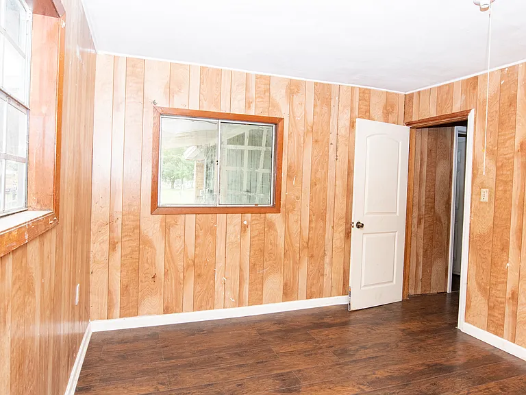405 Johnston St — Photo 18