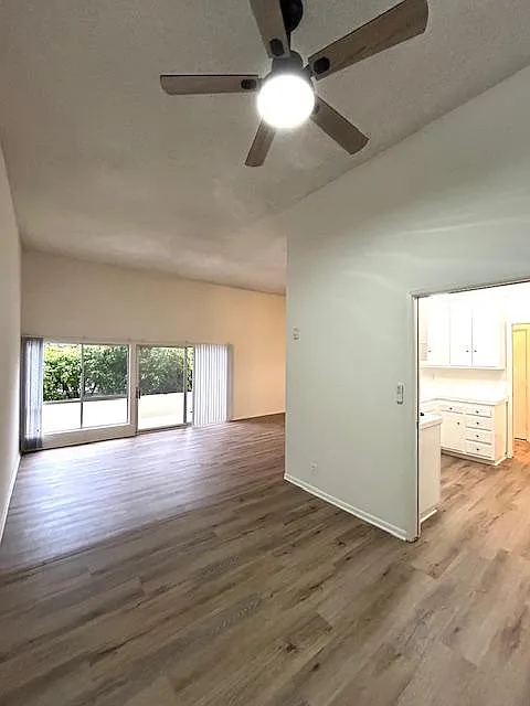 2 bed, 1300 sqft, $4,295 — Photo 3