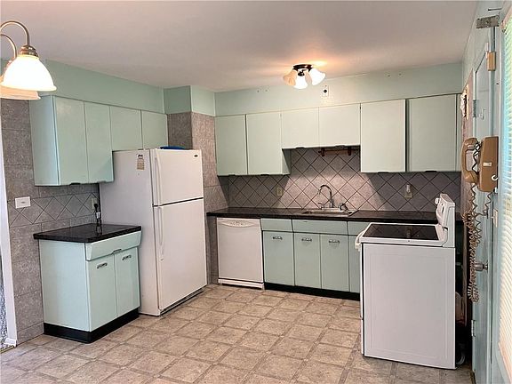 4th image of 7106 E 108th St