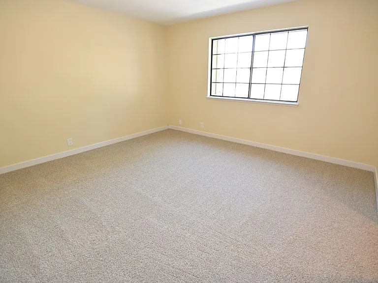 347 W Rincon Ave #E — Photo 13