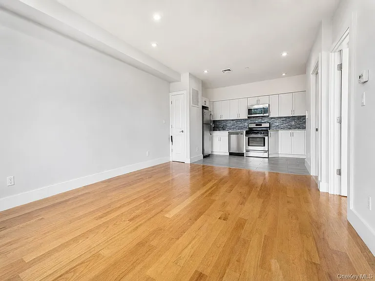 4218 Bell Blvd #3A — Photo 1